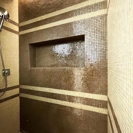 Di Casa Al Colosseo アパート *