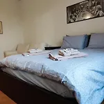 דירה Di Casa Al Colosseo *