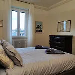 Di Casa Al Colosseo דירה