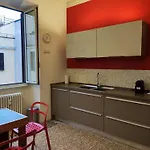 Di Casa Al Colosseo דירה